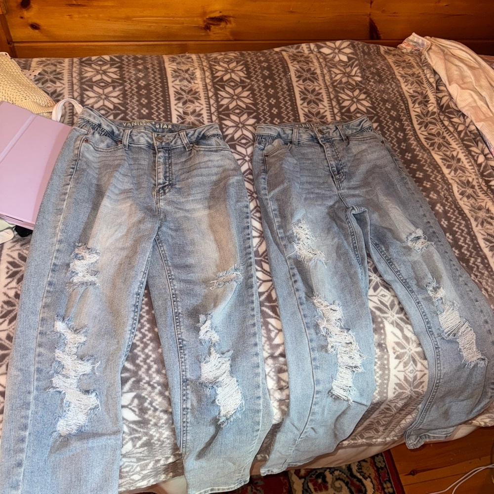 2 Women's Light Blue Distressed Jeans